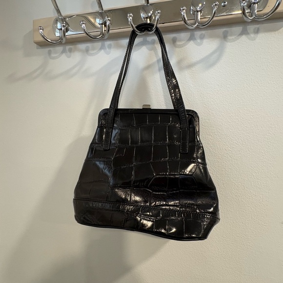 Unique Vintage Sleek Black Crocodile-Embossed Hand  Bag - Picture 2 of 14
